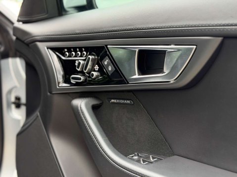 Jaguar F-Type 3.0 F-Type S V6 Auto 3dr 37