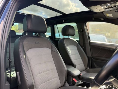 Volkswagen Tiguan 2.0 Tiguan R-Line TDI 4Motion Semi-Auto 4WD 5dr 8