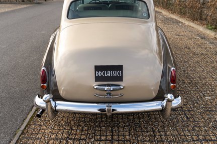 Rolls-Royce Silver Cloud II 16
