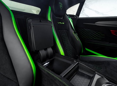 Lamborghini Urus PERFORMANTE 25