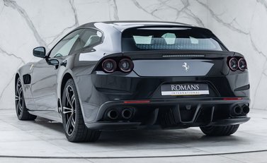 Ferrari GTC4 Lusso V12 7