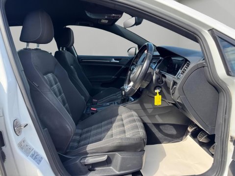 Volkswagen Golf 2.0 TDI GTD Euro 6 (s/s) 5dr 12