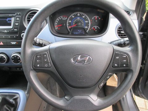 Hyundai i10 1.2 SE Euro 5 5dr 18