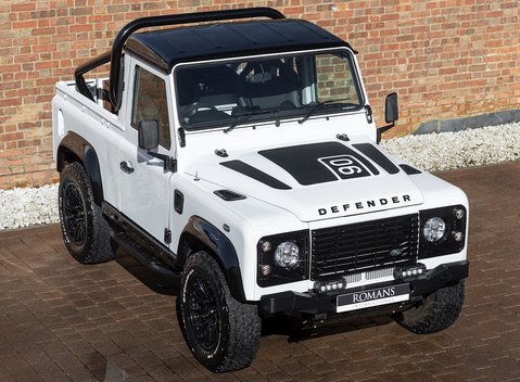 Land Rover Defender 90 Bowler Edition 8