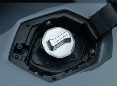 Lamborghini Aventador S LP 740-4 ROADSTER 38