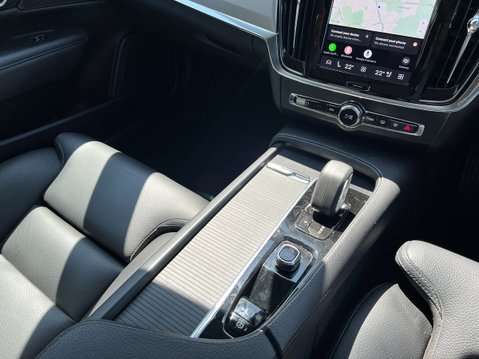 Volvo V90 2.0 B4 MHEV Core Estate 5dr Petrol Hybrid Auto Euro 6 (s/s) (197 ps) 27
