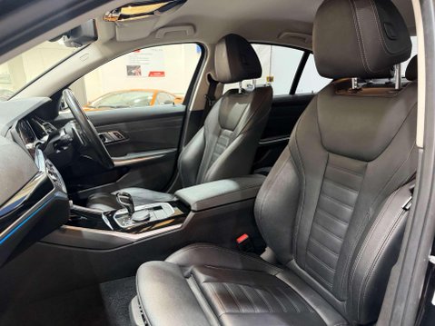 BMW 3 Series 2.0 330e 12kWh Sport Pro Saloon 4dr Petrol Plug-in Hybrid Auto Euro 6 (s/s) 21