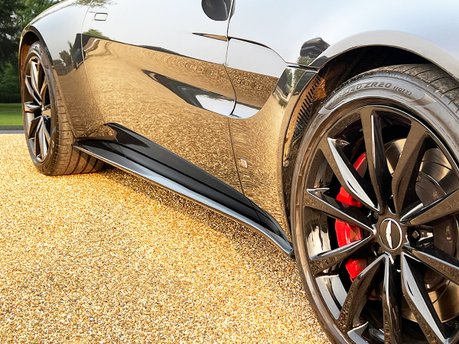 Aston Martin Vantage V8 14