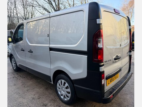 Renault Trafic 1.6 dCi 27 Business Panel Van 5dr Diesel Manual SWB Standard Roof Euro 6 (9 17