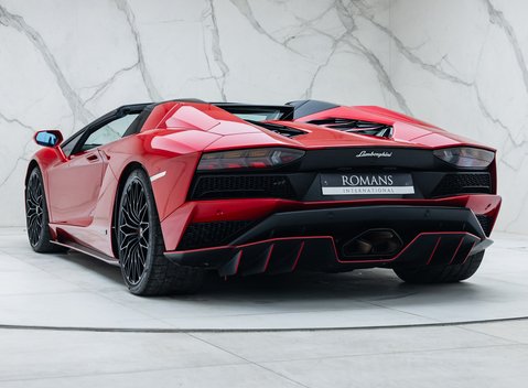 Lamborghini Aventador S LP 740-4 ROADSTER 13
