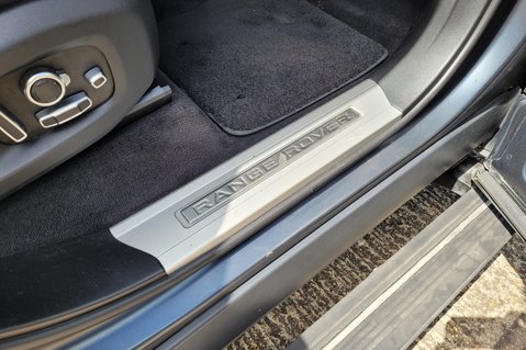 Land Rover Range Rover Sport SVR 29