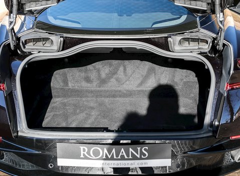 Aston Martin DB11 Launch Edition 24