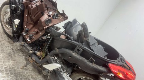 Piaggio Medley 2019 NON RUNNING PROJECT SCOOTER BREAKER PARTS BIKE 125CC 18