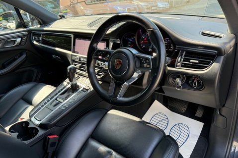 Porsche Macan PDK - 21" TURBO WHEELS -PAN ROOF -BOSE -PASM -CAMERA -£15K EXTRAS  14