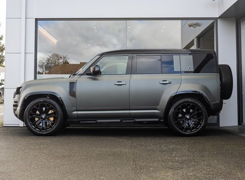 Land Rover Defender 110 OCTA EDITION ONE 3