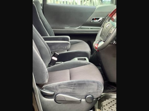 Toyota Vellfire V6 Sunroof 39