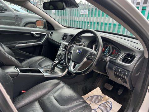 Volvo S60 2.4 S60 SE Luxury Nav D5 Auto 4dr 2