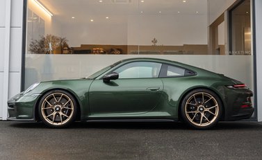 Porsche 911 GT3 TOURING (992) 3