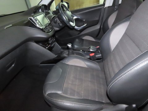 Peugeot 2008 ALLURE 9