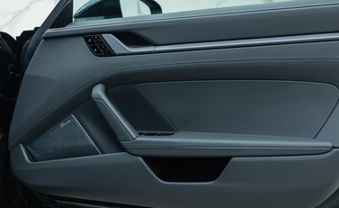 Porsche 911 Carrera 4S (992) 25