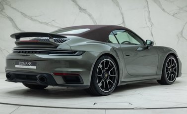 Porsche 911 Turbo S Cabriolet (992) 8