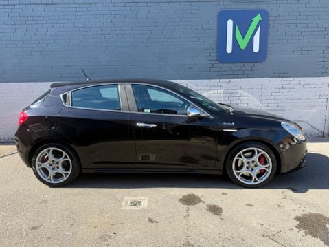 Alfa Romeo Giulietta 1.6 JTDM-2 Sportiva Euro 5 (s/s) 5dr 7