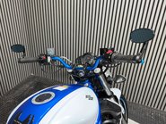 Suzuki Gladius 650 2010 ONLY 26K SV650 MOTOR MOT 08/27 SERVICED A2 650CC 10