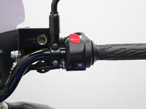 Suzuki Inazuma GW 250 FL5 35