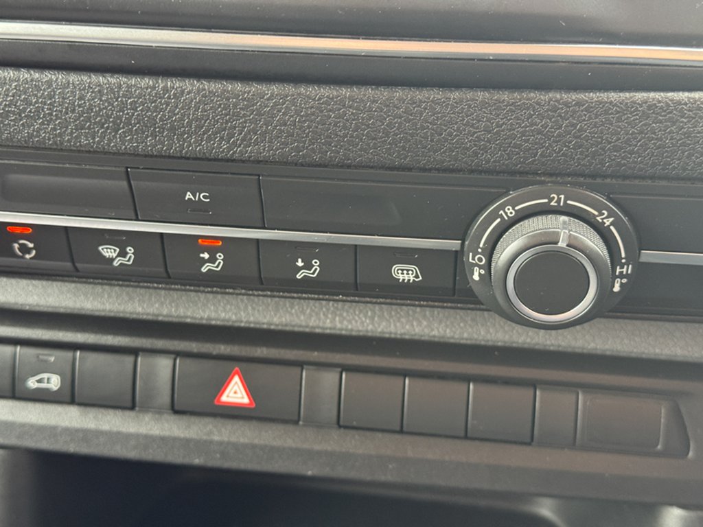 2023 Peugeot ExpertXLWB L3H1 Low Roof Professional Premium Air Con EURO 6 — thumbnail 31 of 48
