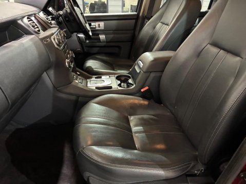 Land Rover Discovery 3.0 SD V6 Graphite SUV 5dr Diesel Auto 4WD Euro 6 (s/s) (256 bhp) 44