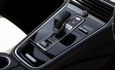 Porsche Panamera Turbo Sport Turismo 21