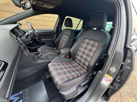 Volkswagen Golf 2.0 Golf GTi Performance TSi 5dr 32
