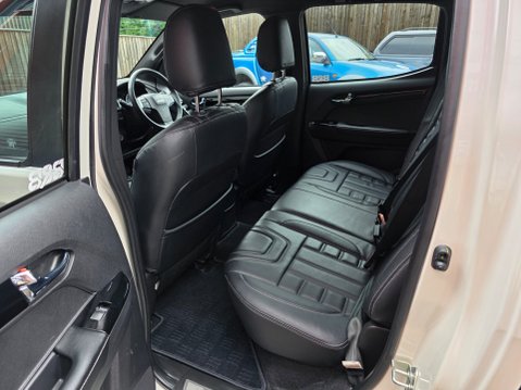 Isuzu D-Max BLADE DCB 17