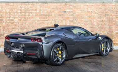 Ferrari SF90 Stradale 7