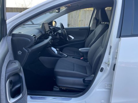 Toyota Yaris 1.5 VVT-h Design E-CVT Euro 6 (s/s) 5dr 24