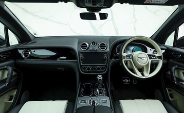 Bentley Bentayga V8 18