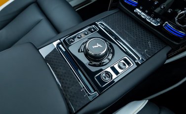 Rolls-Royce Cullinan Black Badge 28