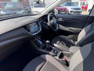 Vauxhall Grandland X SRI NAV 11