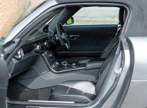 Mercedes-Benz SLS AMG Roadster 15