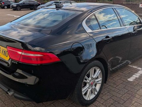 Jaguar XE 2.0 XE Prestige Auto 4dr 3