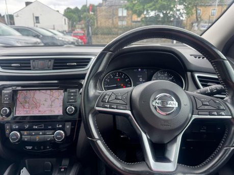 Nissan Qashqai DIG-T TEKNA 6