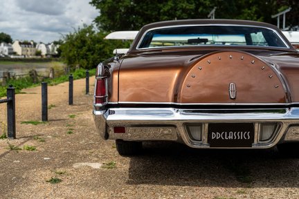 Lincoln Continental Mk III 16