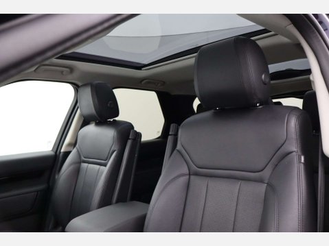 Land Rover Discovery 3.0 Discovery Anniversary Edition SDV6 Auto 4WD 5dr 38