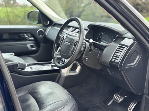 Land Rover Range Rover WESTMINSTER BLACK MHEV 9