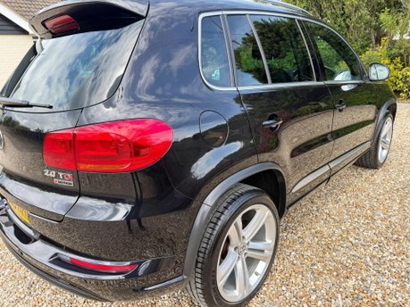 Volkswagen Tiguan 2.0 TDI BlueMotion Tech R-Line DSG 4WD Euro 6 (s/s) 5dr 8