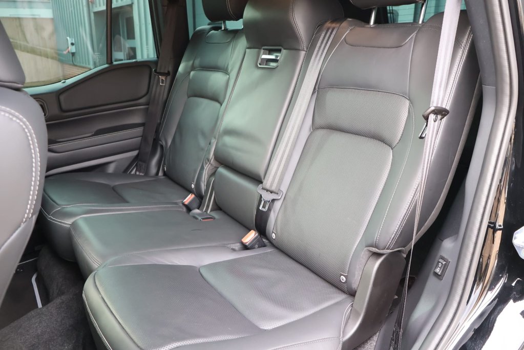 Toyota Land Cruiser 2026 COMMERCIAL 2 inch  lift 22  wheels roof light Seeker styled Rear seats 26