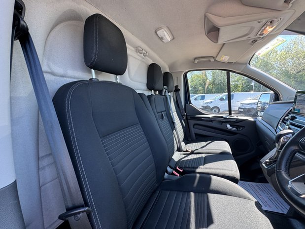 Ford Transit Custom AUTO LWB L2H2 High Roof Limited 320 Air Con Alloys Sensors EURO 6 14