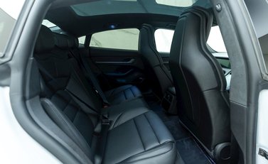 Porsche Taycan Turbo S 13