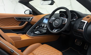 Jaguar F-Type SVR Convertible 20