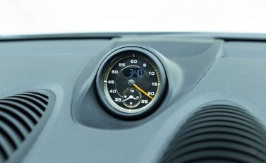 Porsche Cayman GT4 (718) 15